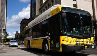 Dallas votes to give up DART majority in bid to keep suburbs in system