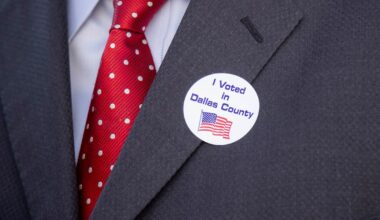 As early voting begins, Dallas County alerts residents to changes for election day sites