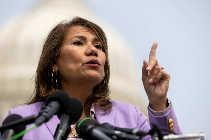Rep. Veronica Escobar, two dozen Democrats call on ICE to close troubled El Paso detention camp