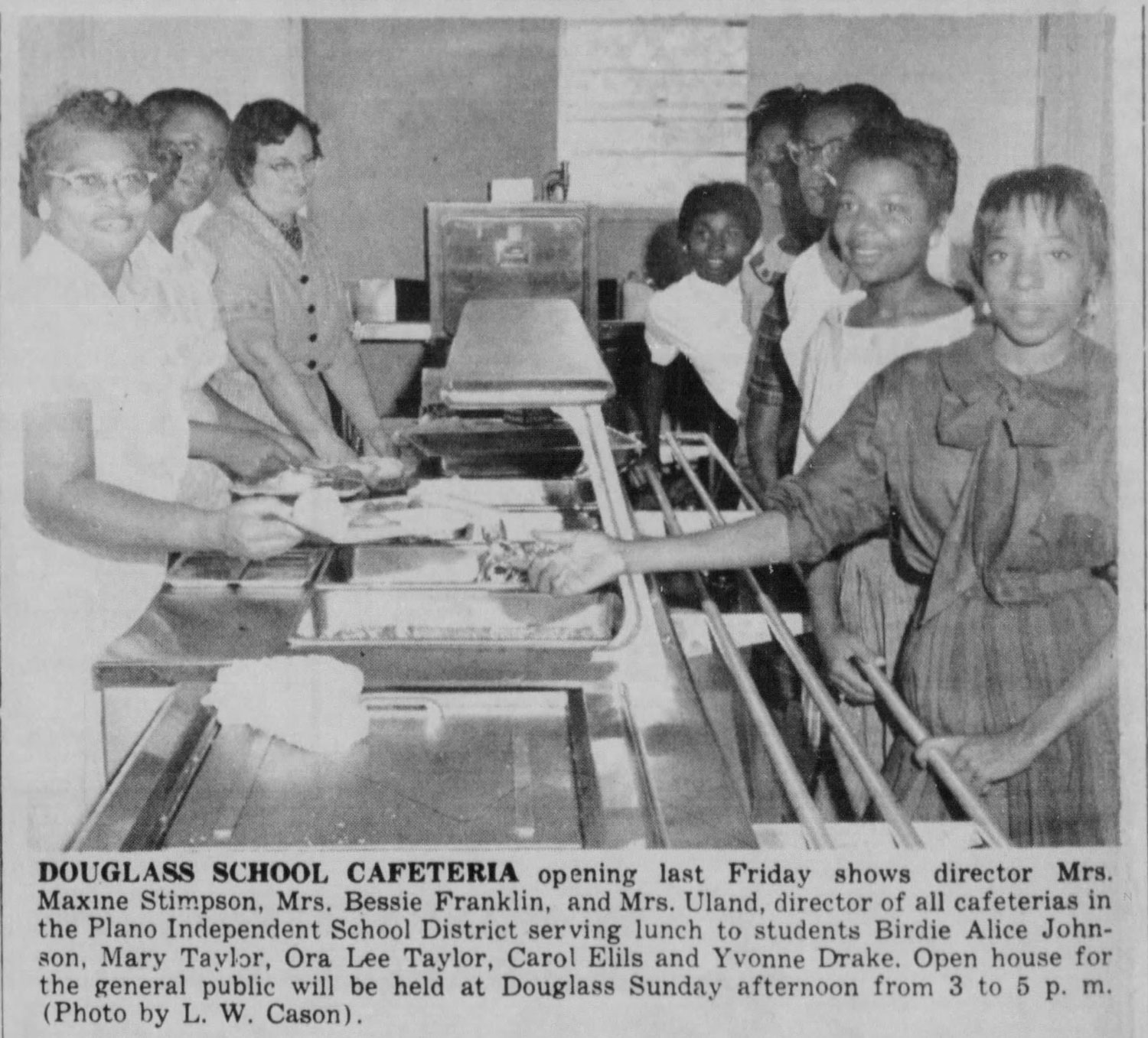 Douglass School cafeteria staff with students, Oct. 1962 // courtesy Plano Daily Star-Courier