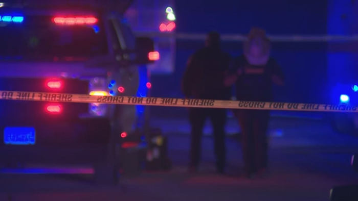 17-year-old shot and killed in east Harris County, suspects flee scene