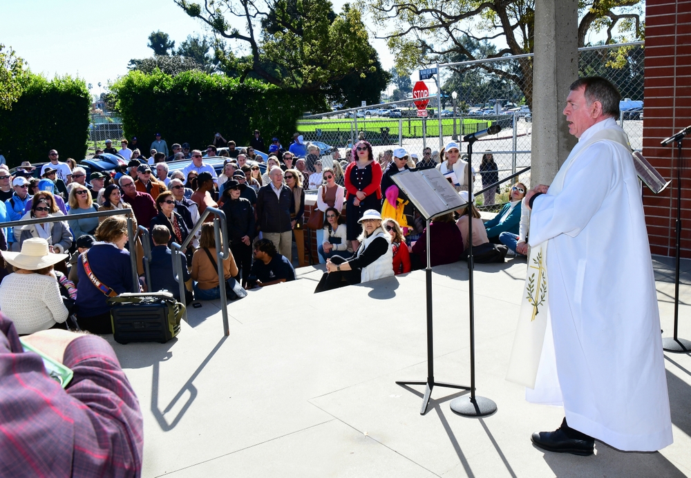 Corpus Christi School  Welcomes Community to “Sneak Peek”