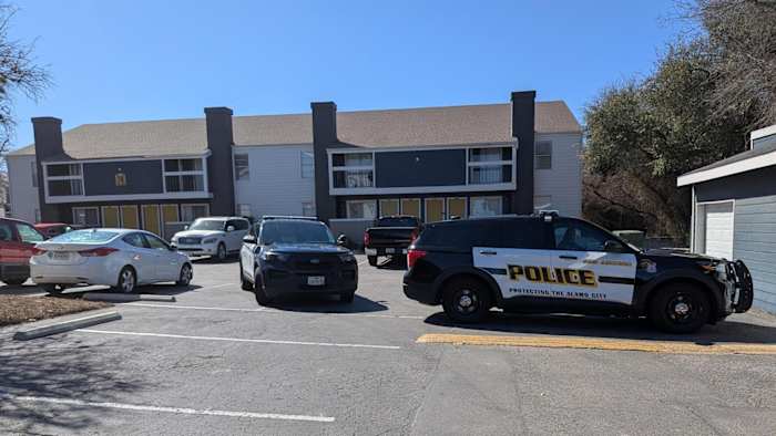 2 detained after woman shot at Northwest Side apartment complex, SAPD says