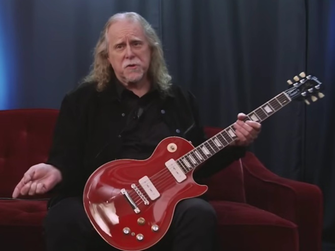 With His Guitars for Company, Warren Haynes Goes It Alone