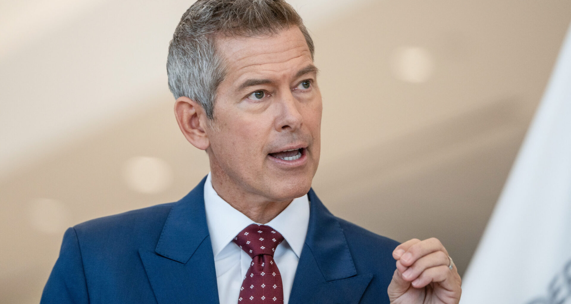 Duffy Will Brief Congress Next Week on El Paso Shutdown