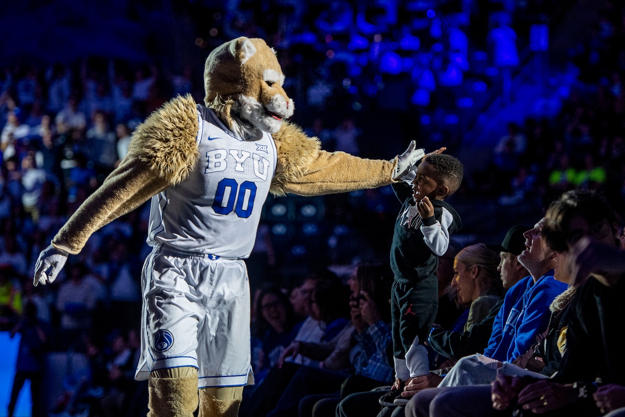 Houston vs BYU is streaming for free tonight; Here's where you can watch this Top 25 matchup