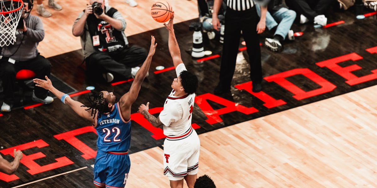 No. 11 Kansas escapes Lubbock with 64-61 win over No. 13 Texas Tech