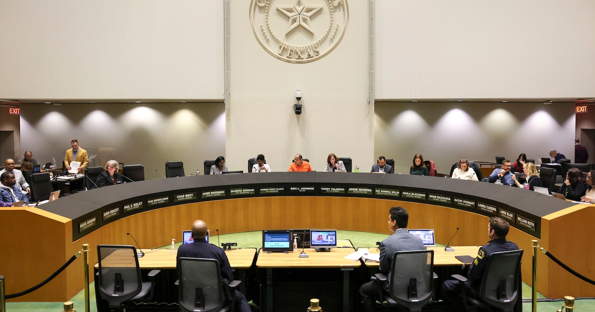 Dallas approves short-term police, fire labor deal while broader negotiations continue