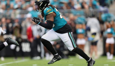 Jaguars Re-Sign RB DeeJay Dallas