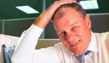 Fort Worth police Detective D.D. Sanders and his typewriter appeared in the Fort Worth Star-Telegram on Jan. 2, 1990.