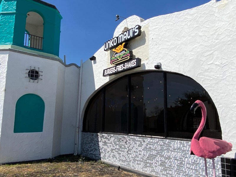 Deco District eatery Unko Maui’s Burgers locked out by landlord after roughly a year in business