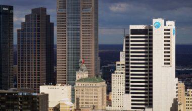 ‘Comerica’ staying in Dallas skyline as Fifth Third merger closes, CEO Tim Spence says