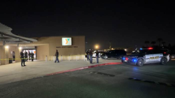 Man on the run after stabbing another man outside YMCA on East Side, SAPD says