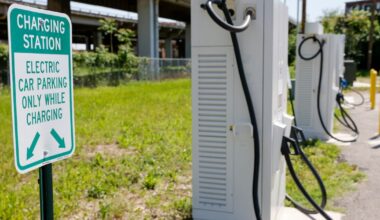 Some Dallas public libraries and recreation centers could soon get EV charging stations