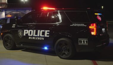 Employee arrested after stabbing inside Burleson restaurant, police say