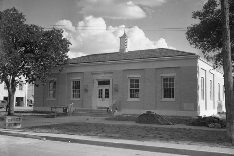 Articles Historical Photo Worthington Bank.jpg