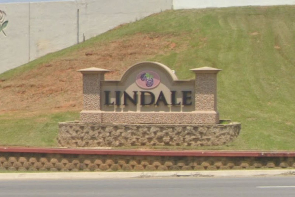 Looking at Lindale, Texas Between 2008 to 2023 on Google Maps