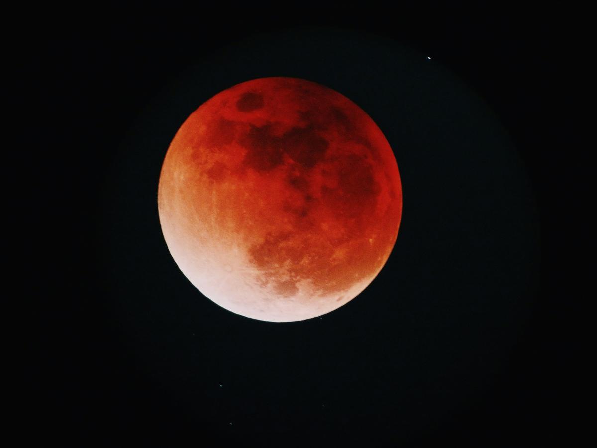 How The Blood Moon Captivates Skywatchers In West Texas
