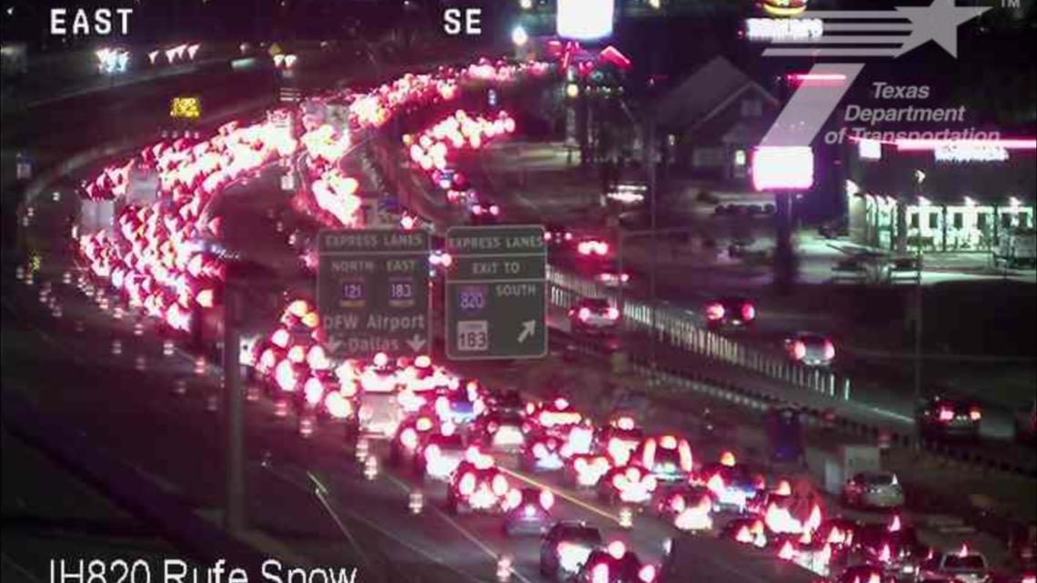 3-vehicle crash closes several lanes of Loop 820 near North Richland Hills