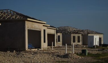 Construction halt leaves dozens of Georgetown homes abandoned