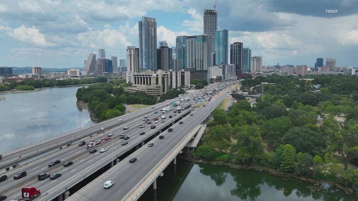 TxDOT postpones I-35 frontage road closure near Lady Bird Lake