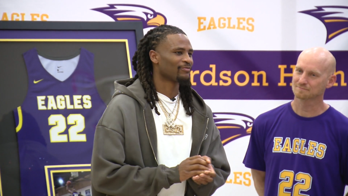 Dallas honors Thunder player Cason Wallace with jersey retirement