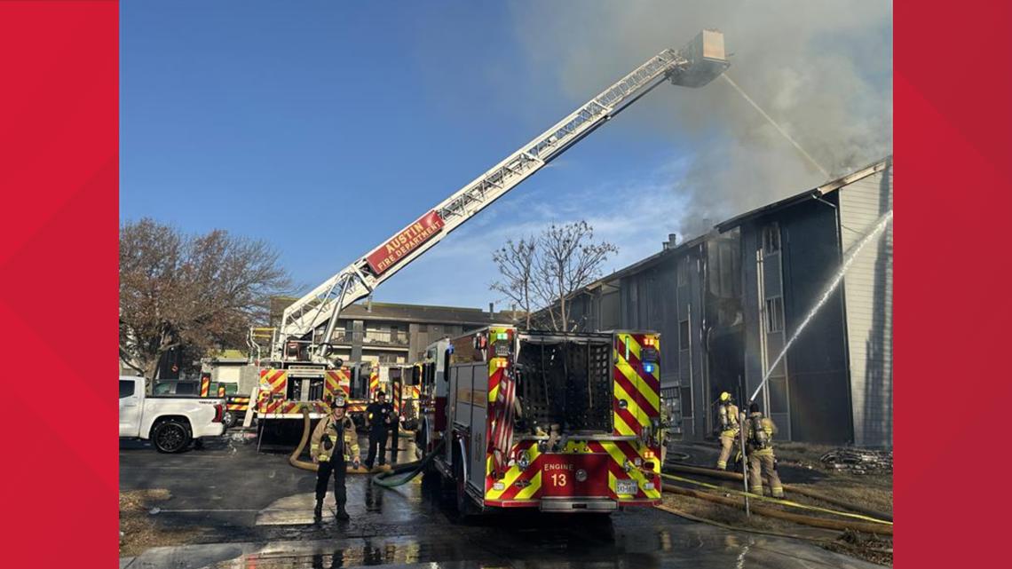 Crews responding to abandoned apartment fire in southeast Austin