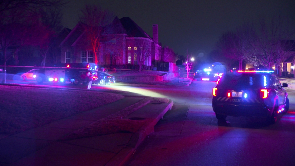 Son fatally stabs mother in Fort Worth, according to police