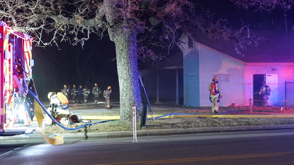 AFD responds to fire at abandoned building in Central East Austin