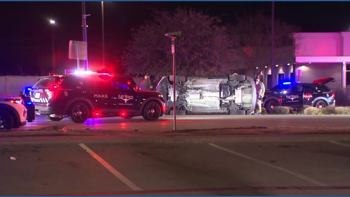 Hour-long police chase ends in crash on Camp Bowie in Fort Worth, officials say