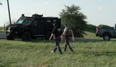 Tarrant County Commissioners disagree on expanding sheriff's contract with ICE, but vote likely to pass