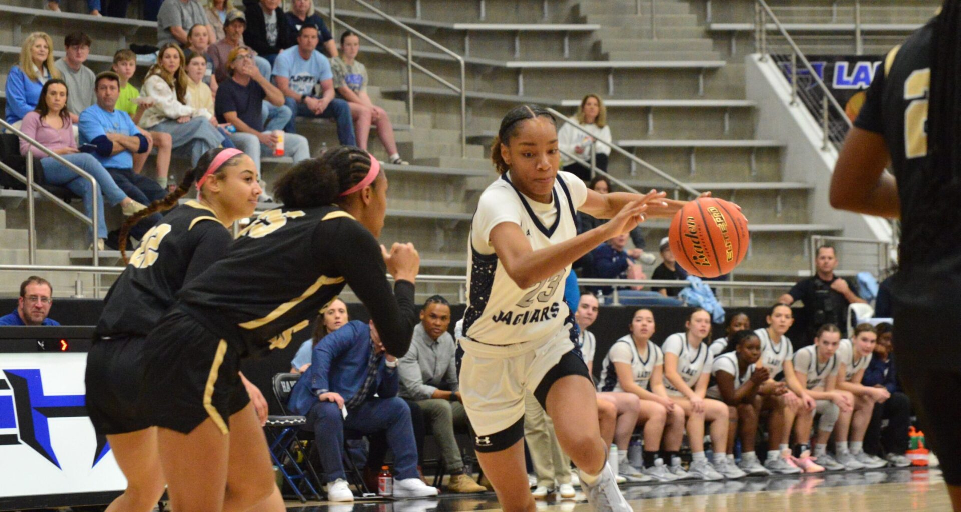 Flower Mound clamps down on Plano East, upsets Panthers in playoff opener