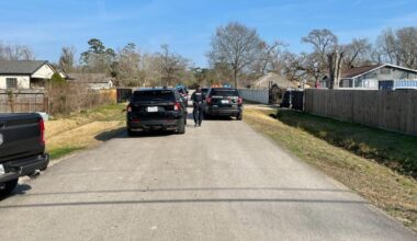 Houston shooting: 15-year-old hospitalized, suspects fled in truck