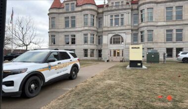 Bomb threat made at Dallas County courthouse in Adel