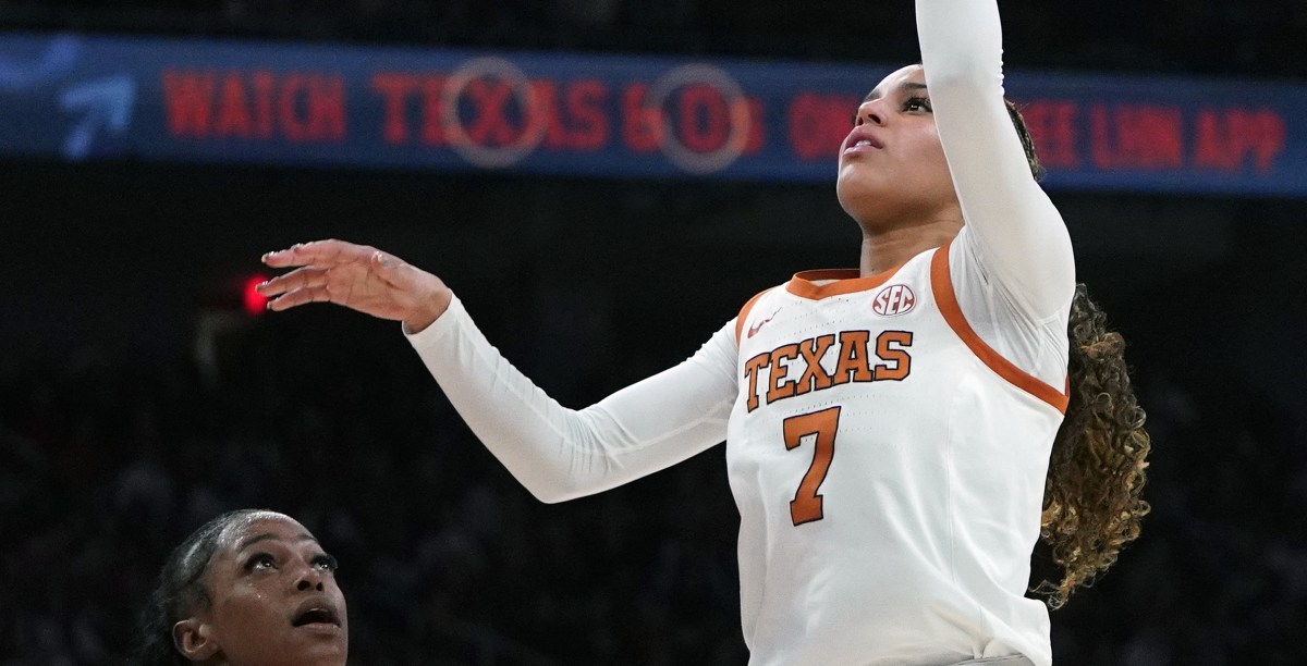 No 4. Texas shuts down No.10 Oklahoma in Red River Rivalry, 78-70