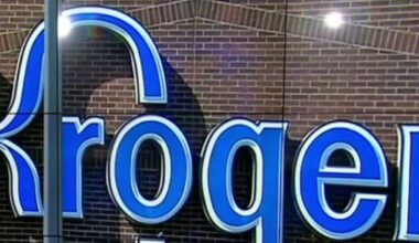 Kroger closing Spring and Houston Heights stores April 10, 2026; shoppers react