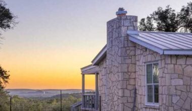 Hill Country rehearsal space for George Strait lists at $19.5M