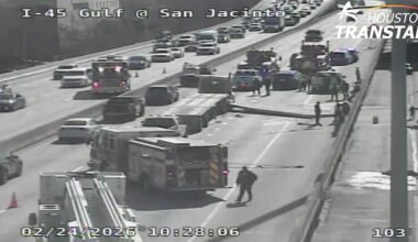 Downtown Houston traffic blocked at I-45, San Jacinto after lost load