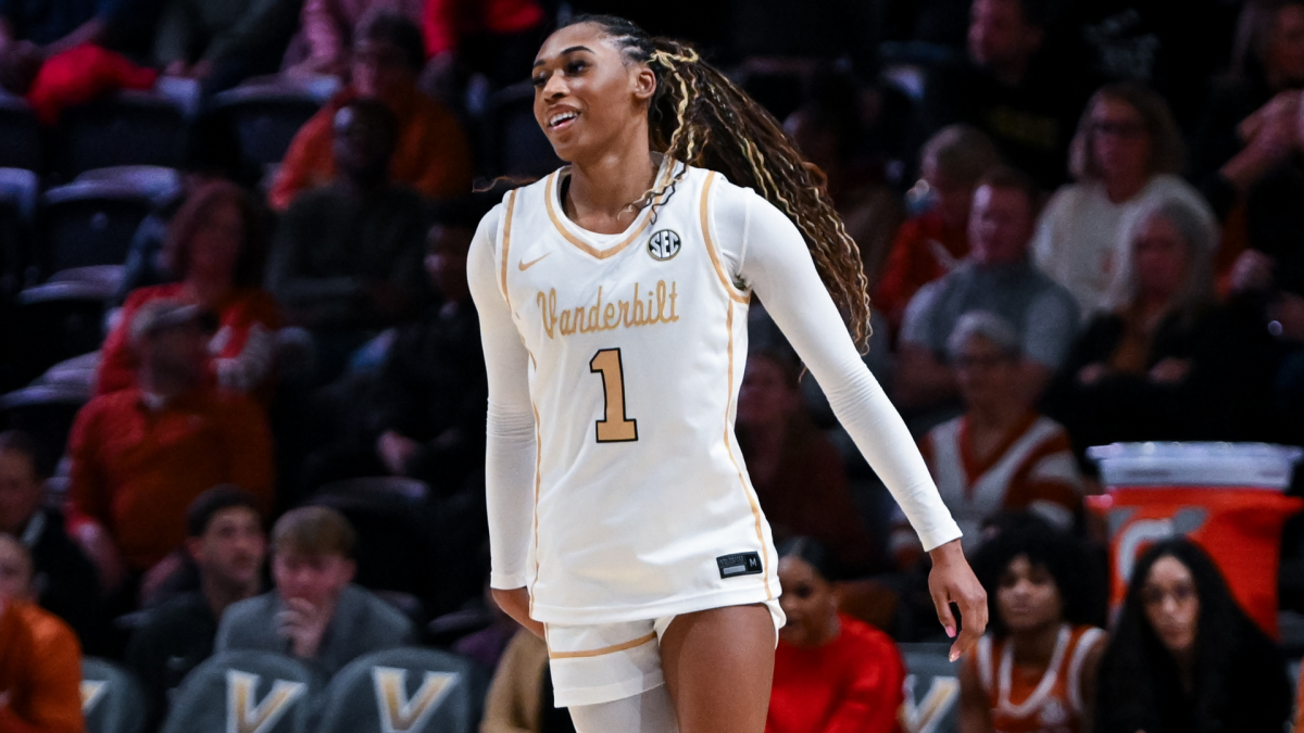 Mikayla Blakes makes POY statement in Vanderbilt's upset over Texas, plus other women's college hoops notes
