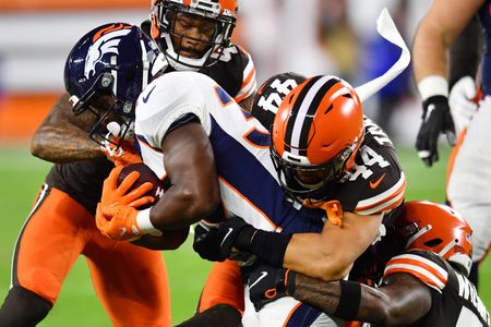 Dallas Cowboys Lock Up Top Rusher Williams with $24M Extension