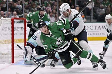 Johnston’s Two Goals Power Dallas Stars to Seventh Straight Victory Over Seattle