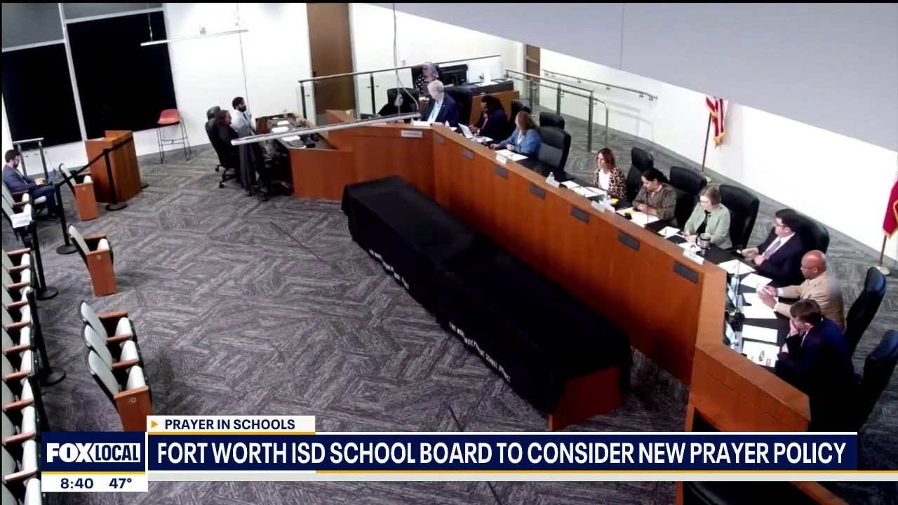 Fort Worth ISD school board to consider new prayer policy