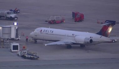 Passenger reportedly tries to breach plane cockpit at Houston's Hobby Airport