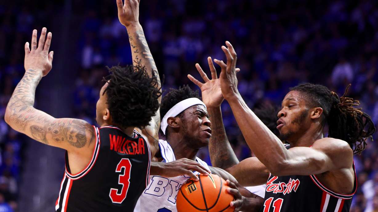 No. 8 Houston hands No. 16 BYU 4th straight loss