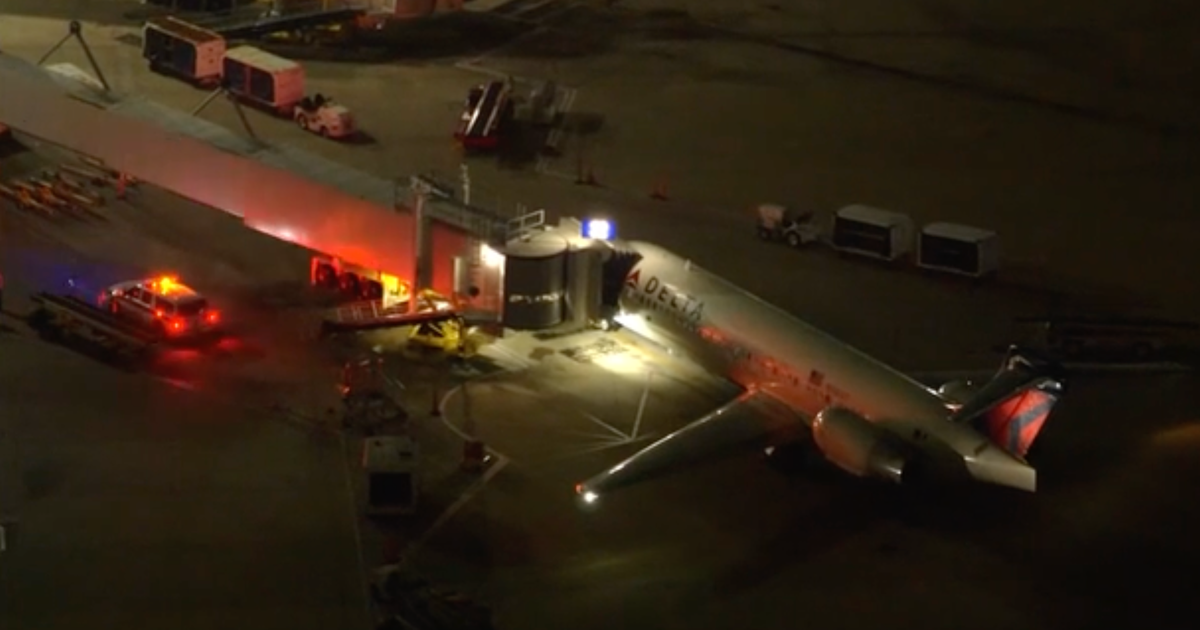 Atlanta-bound Delta flight returns to Houston after passenger disturbance, police meet plane