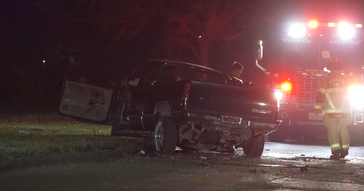 Tidwell crash: Driver ejected from vehicle after crashing into light pole