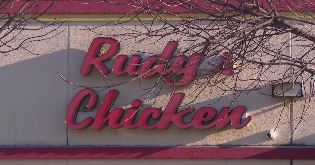 Oak Cliff dining institution Rudy's Chicken to close after 30 years, drawing long lines in final week