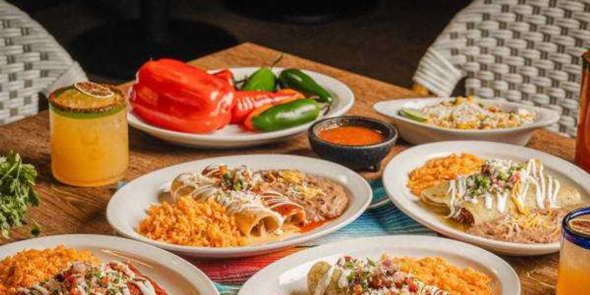 Restaurant park with burgers and tacos to debut in Benbrook