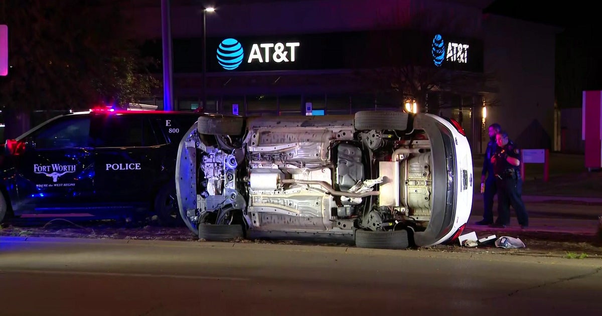 High-speed chase across North Texas ends in crash in Fort Worth, four suspects arrested