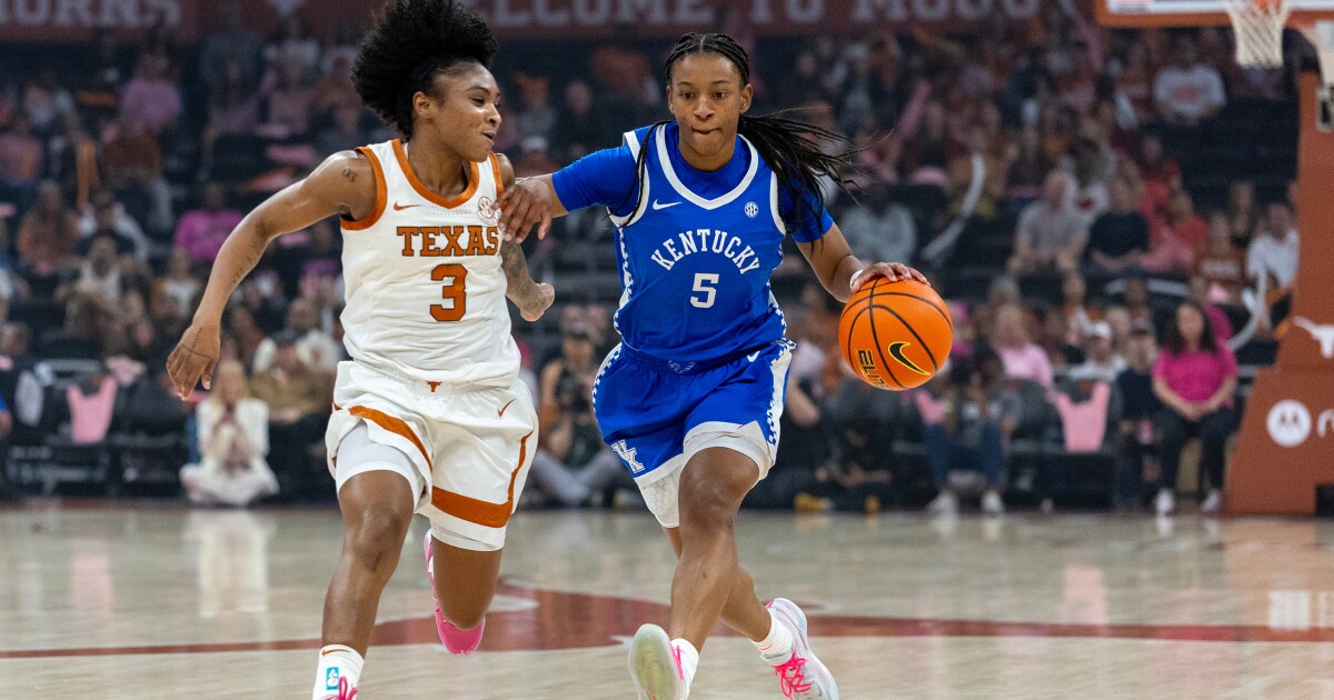 Comeback Bid Falls Short for No. 18 Kentucky on the Road Against No. 4 Texas